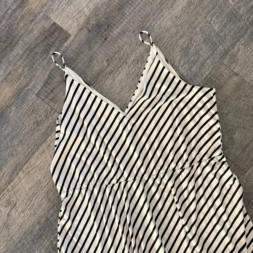 H&M Monochrome Striped Midi Dress - Picture 5 of 5